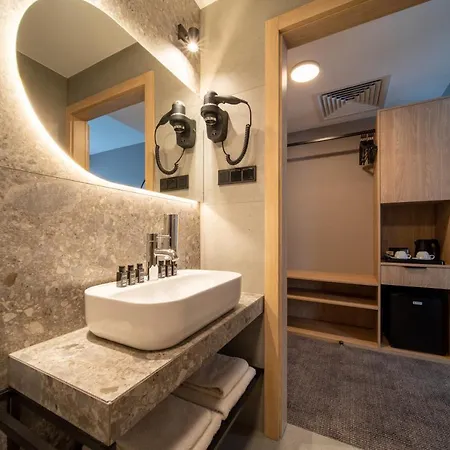 Alexander Otel 3*