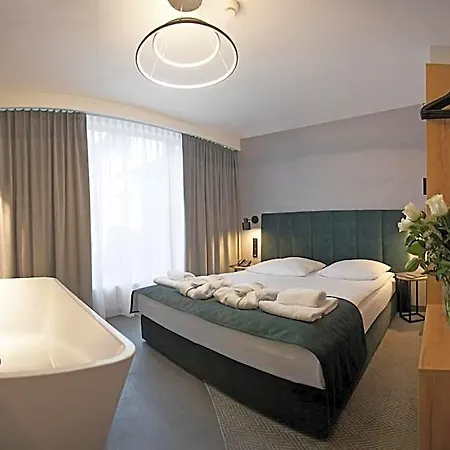 Alexander Hotel 3*