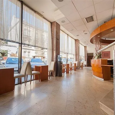 亚历山大酒店 酒店 3*